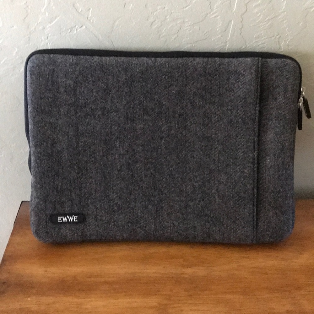 EWWE Laptop Sleeve